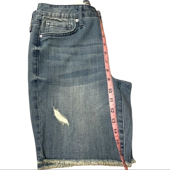 NWT Seven 7 Sunset Bermuda Denim Jorts Jean Shorts Fray Hem 9” Size 4 - Picture 3 of 6
